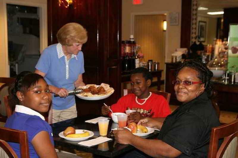 Hampton Inn - Greenville Restaurant photo